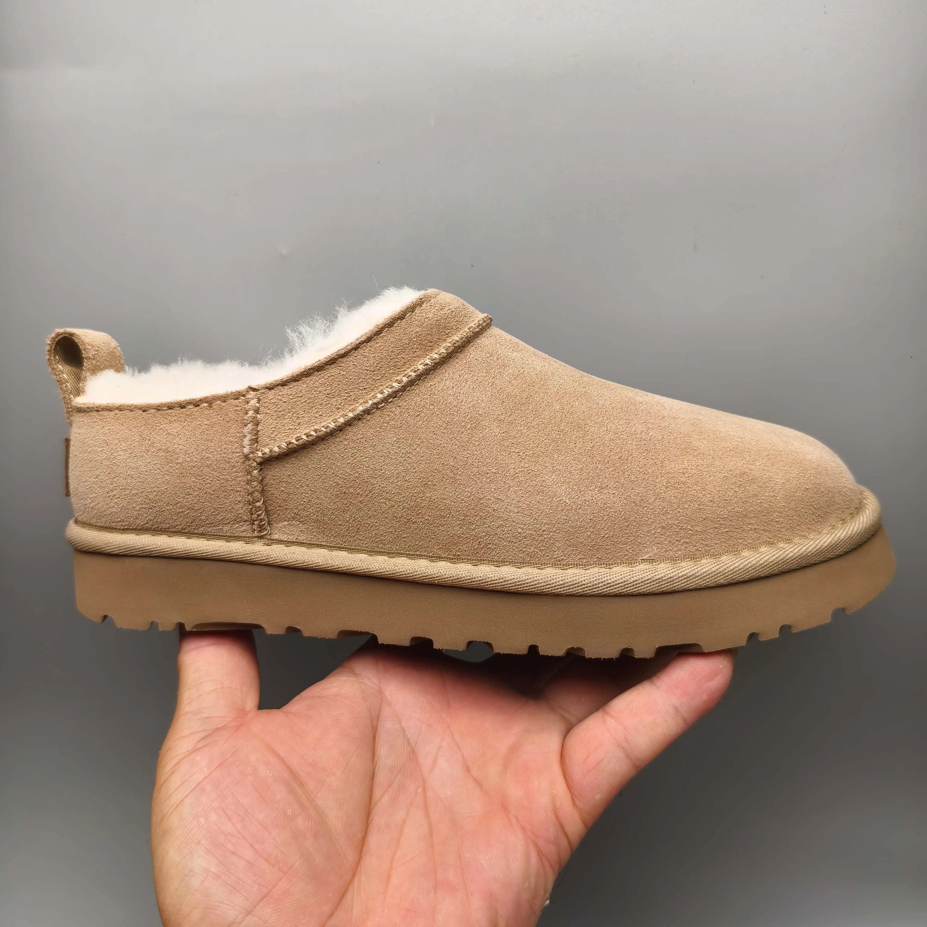 💰420 UGG sheepskin all-in-one snow boots 3891 one-legged classic women's shoes. Color: maroon, black, sand, twilight pink, chocolate. Matching sizes: 35-41